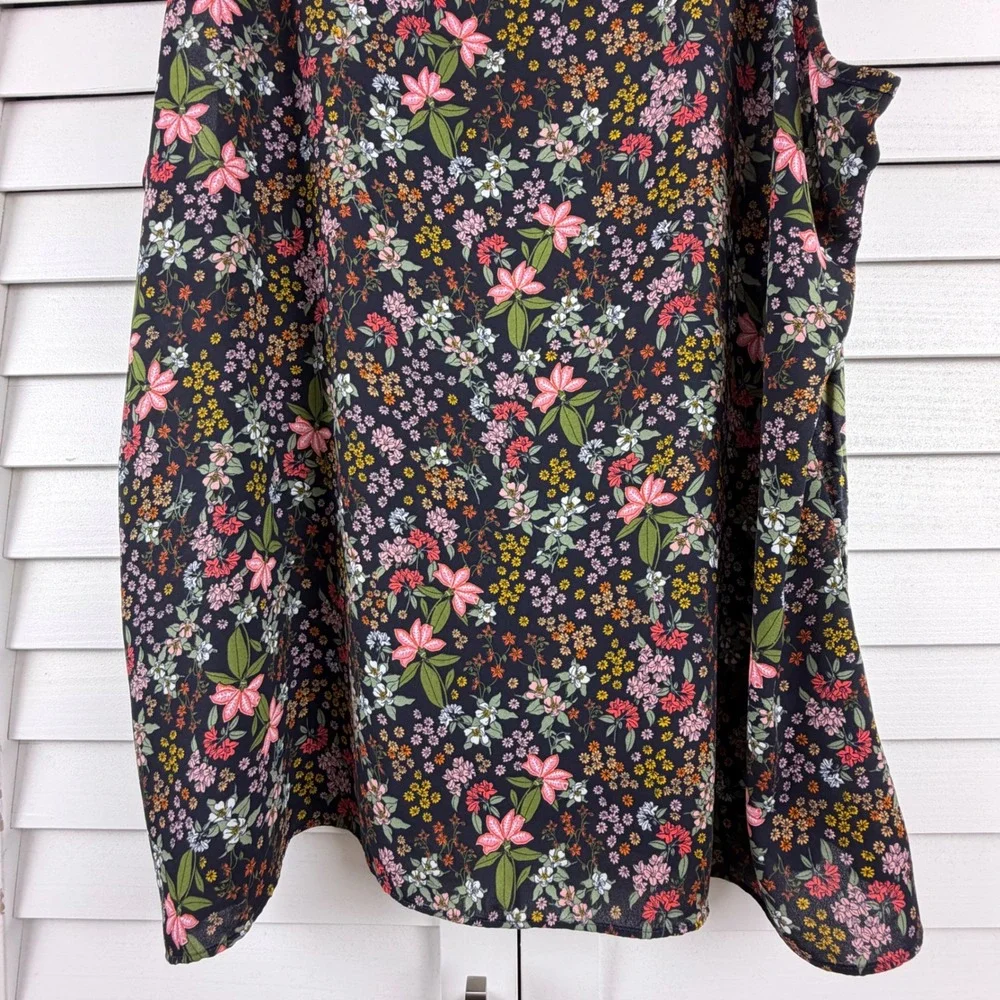 LOFT Tank Top Women XXL Navy Floral Sleeveless Keyhole Back Flowy Blouse